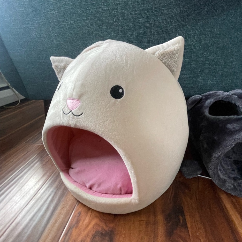 Cat bed - Picture 2 of 2